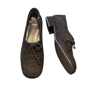 DKNY Made in Spain Size 8 Black Suede Slip On Tie Bow Round Toe Shoes